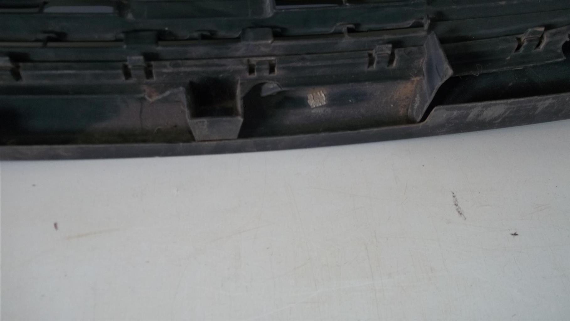 Renault Clio Mk2 grille - Private Seller Renault Clio Mk2 grille - Private Seller
