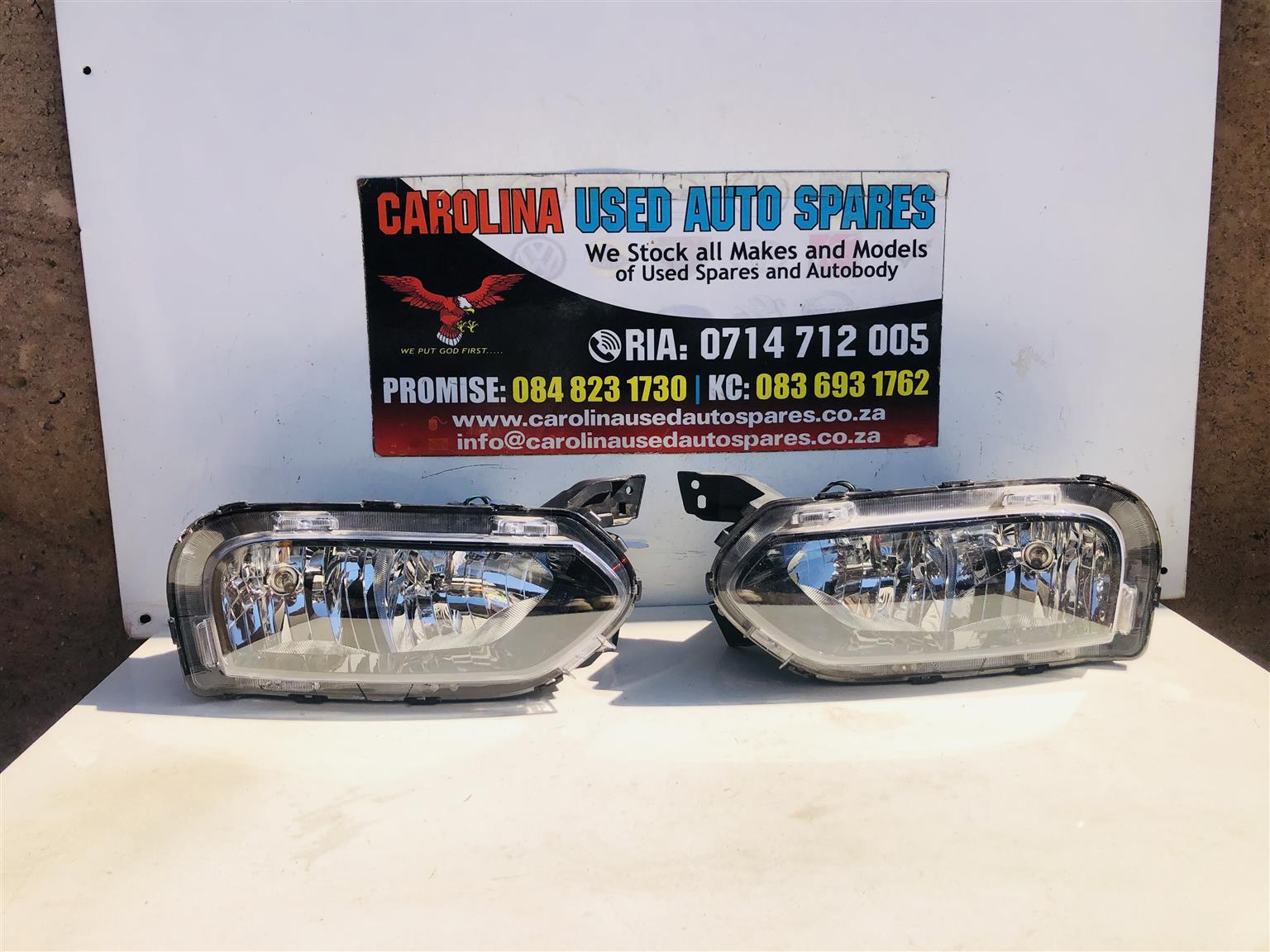 Renault Kwid left and right headlight (standard) (2020) - Private Seller