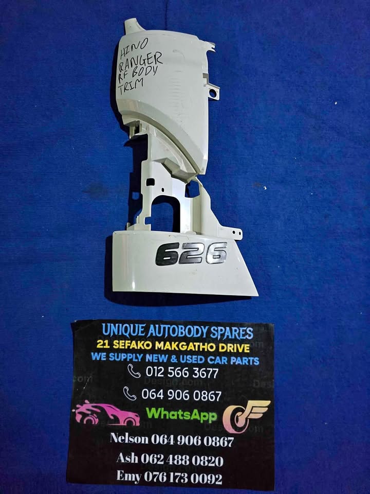 Hino Ranger Right Front Fender Body Trim Hino Ranger Right Front Fender Body Trim
