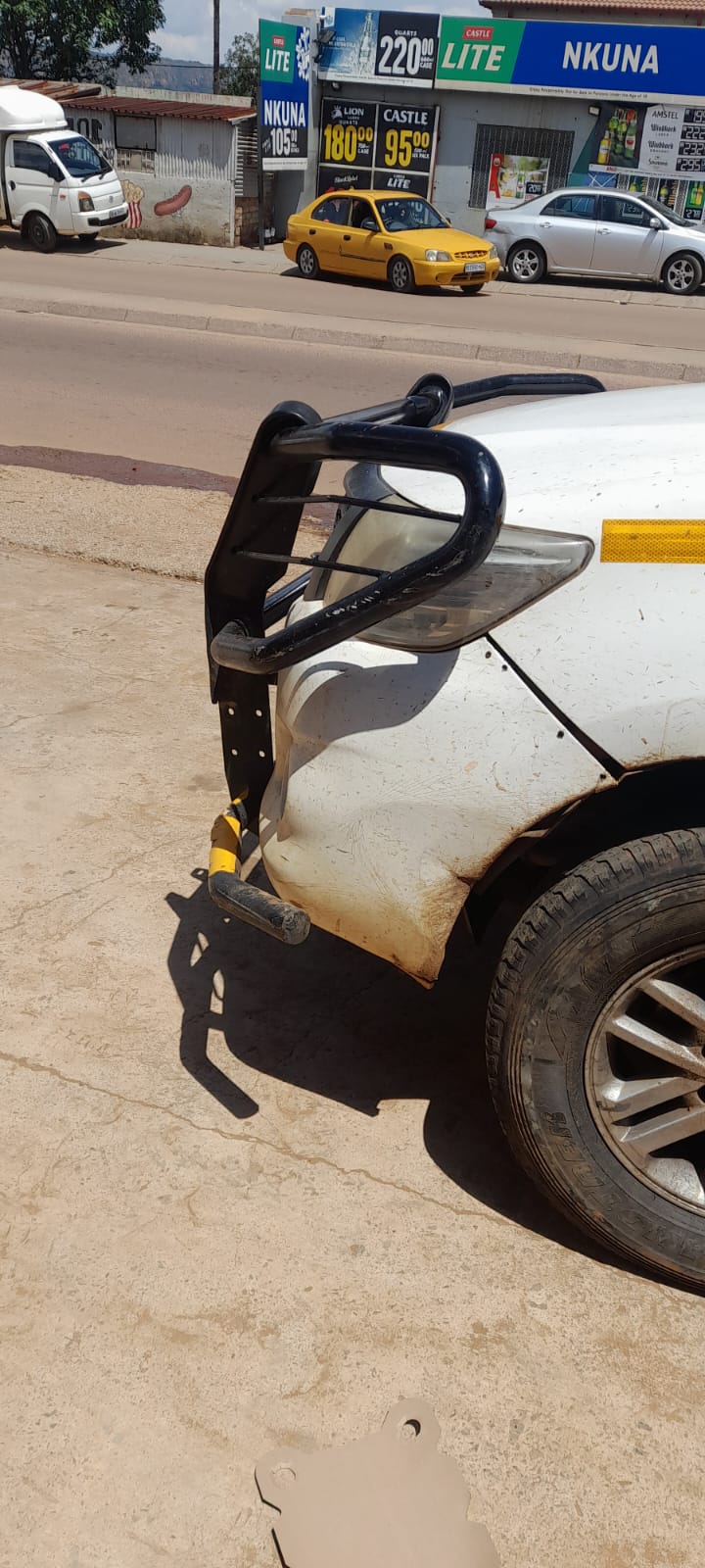 Toyota Hilux Bullbar - Private Seller Toyota Hilux Bullbar - Private Seller