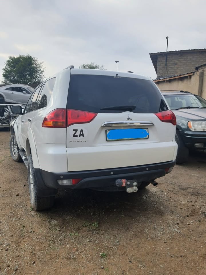 2016 MITSUBISHI PAJERO SPORT STRIPPING FOR SPARES - Private Seller