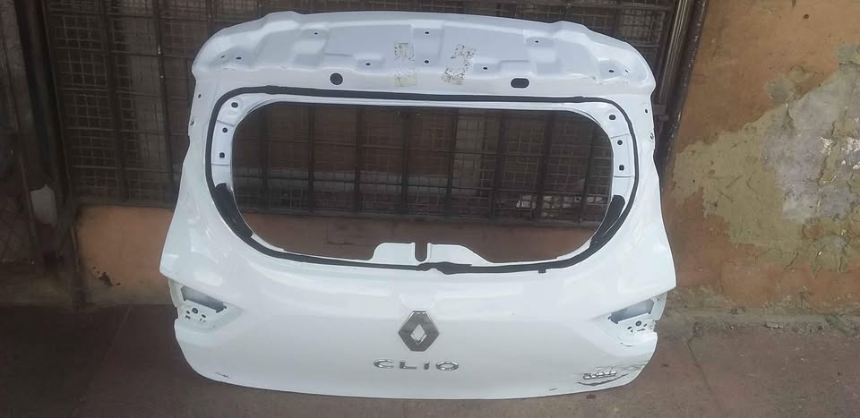 renault clio 4 tailgate - Private Seller renault clio 4 tailgate - Private Seller