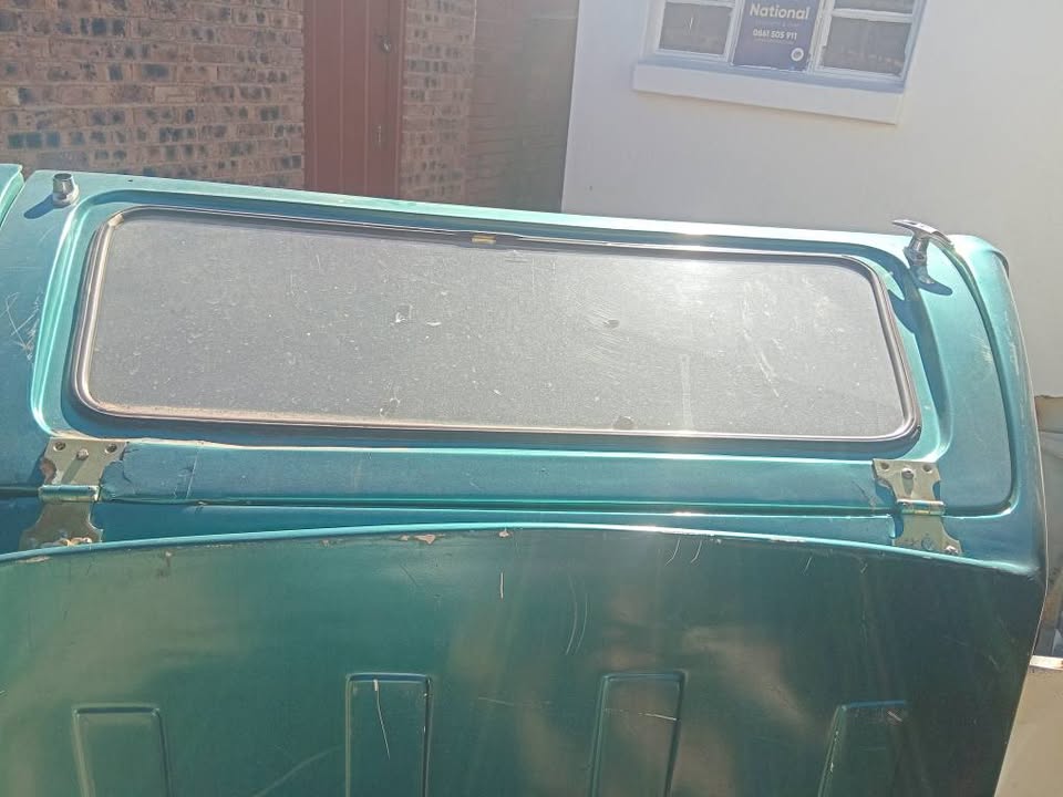 Isuzu KB250 Double Cab Canopy For Sale - Private Seller Isuzu KB250 Double Cab Canopy For Sale - Private Seller