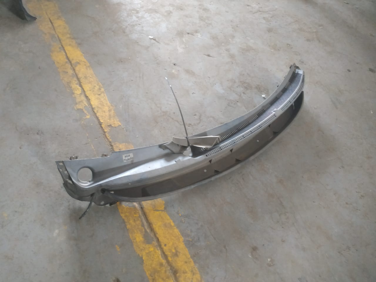 2015 Kia Picanto wiper Cowl / Cowling for sale - Private Seller