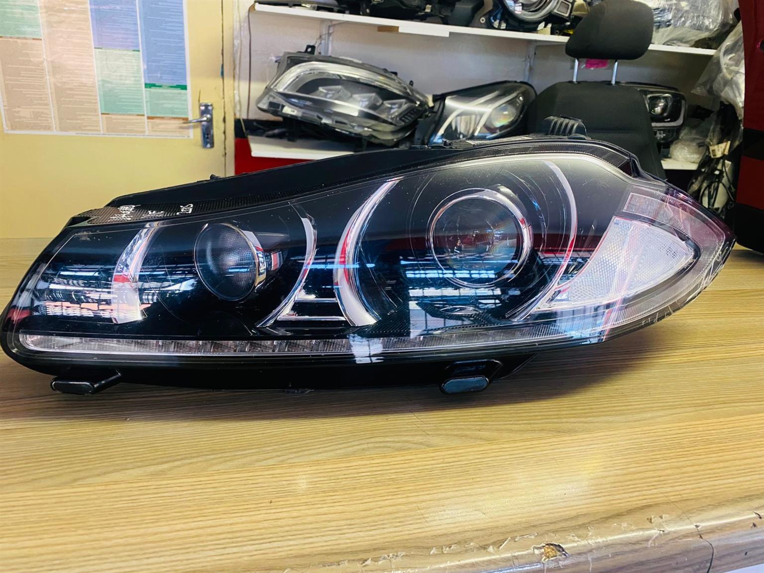 2015 JAGUAR XF XENON HEADLIGHT LEFT AVAILABLE FOR SALE - Private Seller 2015 JAGUAR XF XENON HEADLIGHT LEFT AVAILABLE FOR SALE - Private Seller