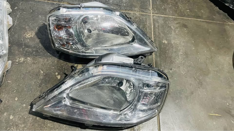 Nissan Np200 headlights - Private Seller Nissan Np200 headlights - Private Seller