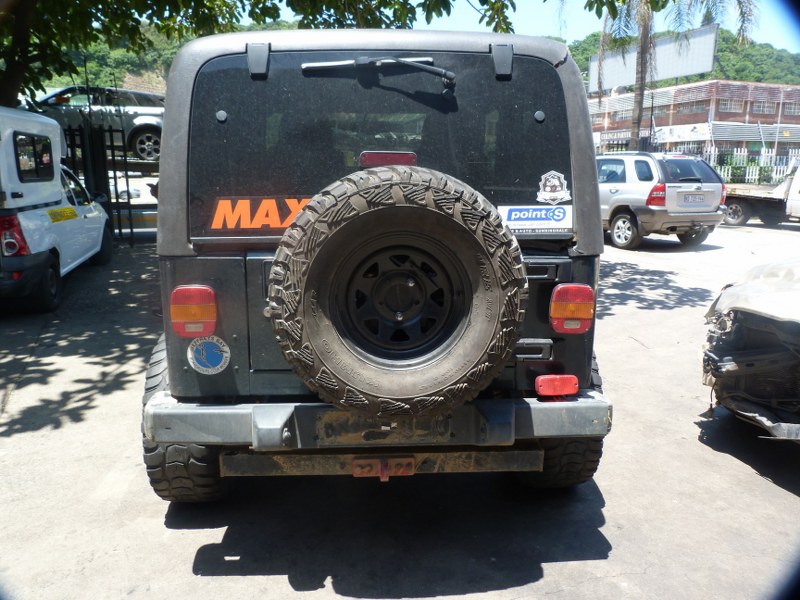 Jeep Wrangler Sahara 4.0 AT Green - 2005 STRIPPING FOR SPARES - Private Seller Jeep Wrangler Sahara 4.0 AT Green - 2005 STRIPPING FOR SPARES - Private Seller