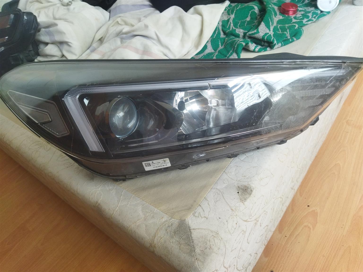 Hyundai Tucson 2019 left headlight for sale original good condition - Private Seller Hyundai Tucson 2019 left headlight for sale original good condition - Private Seller