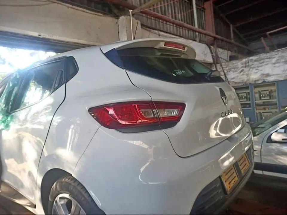 Renault clio stripping for spares - Private Seller Renault clio stripping for spares - Private Seller