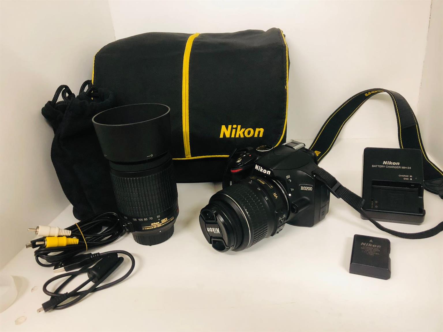 NIKON D3200 with 2 lens and accessories