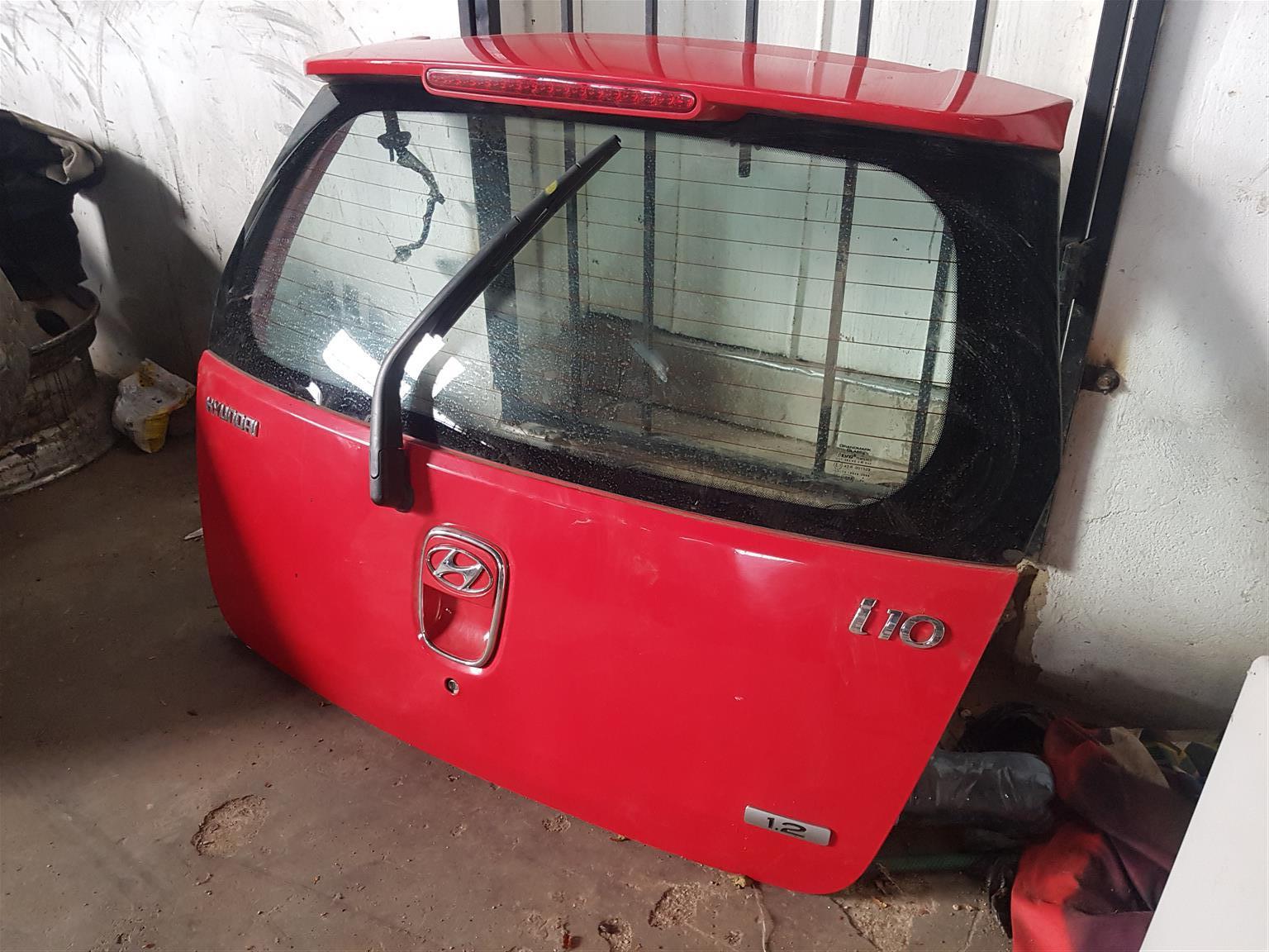 Hyundai i10 normal complete tailgate with glass for sale - Private Seller Hyundai i10 normal complete tailgate with glass for sale - Private Seller