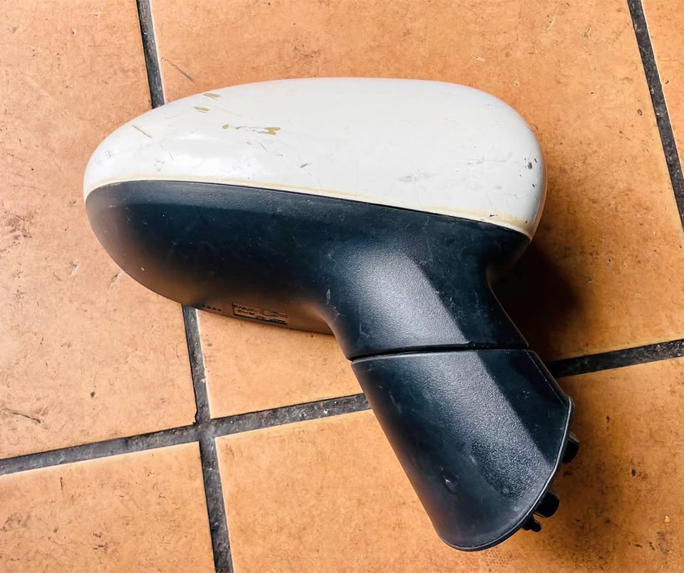 Kia Rio side mirror 2011/17 - Private Seller Kia Rio side mirror 2011/17 - Private Seller