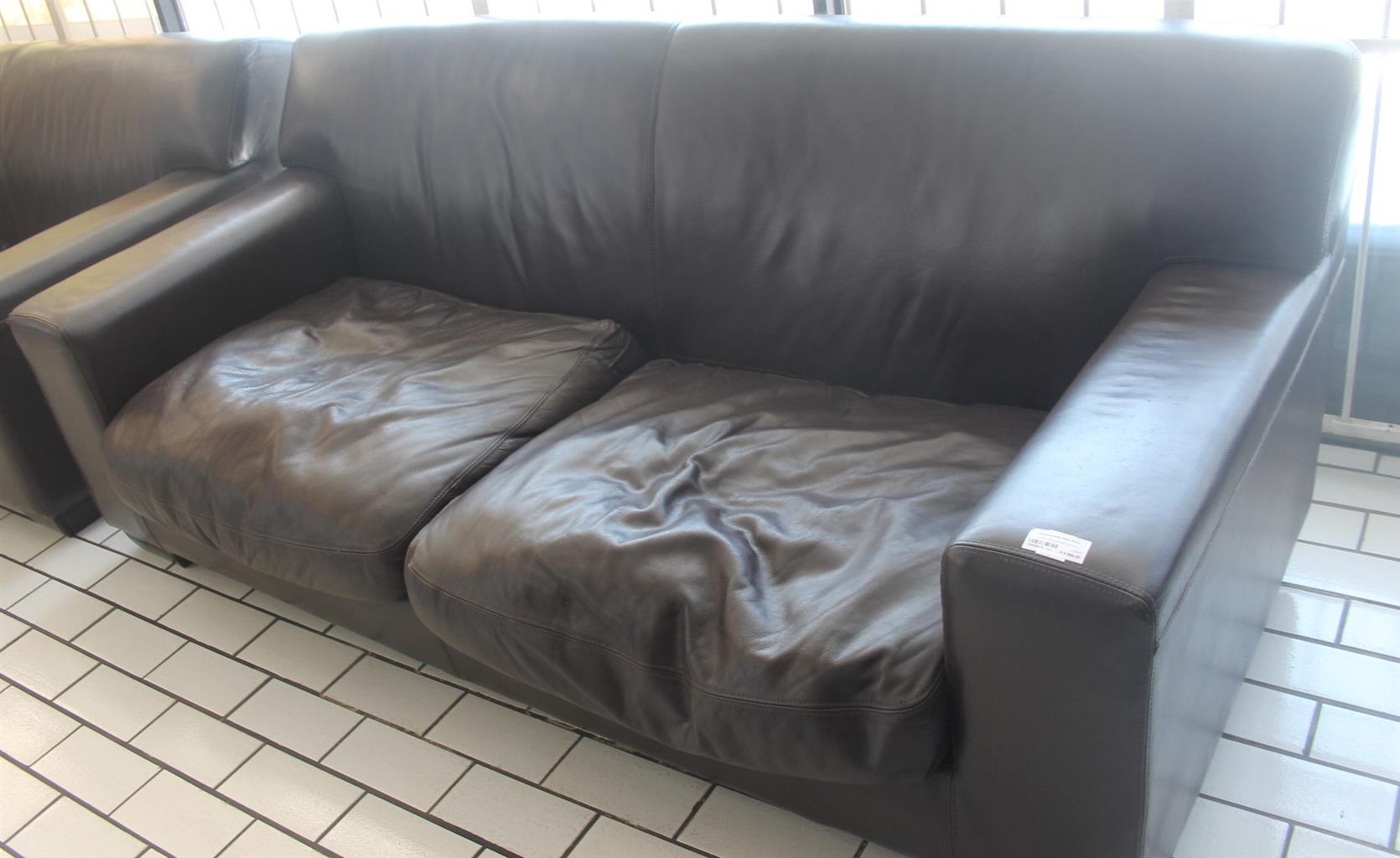 2 Seater leather couch S046541A #Rosettenvillepawnshop