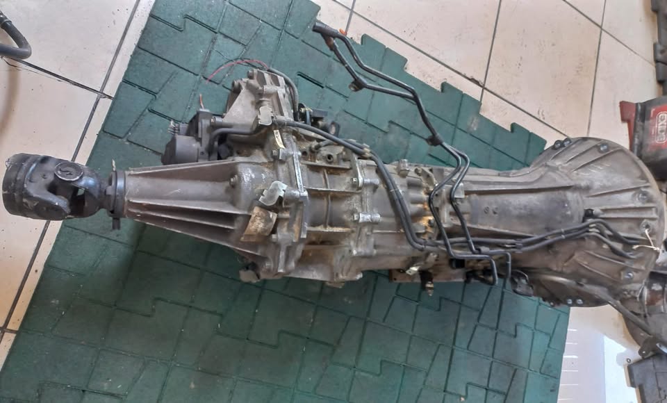 Nissan Navara 4.0 V6  4x4 Automatic Gearbox Complete (VQ40) - Private Seller