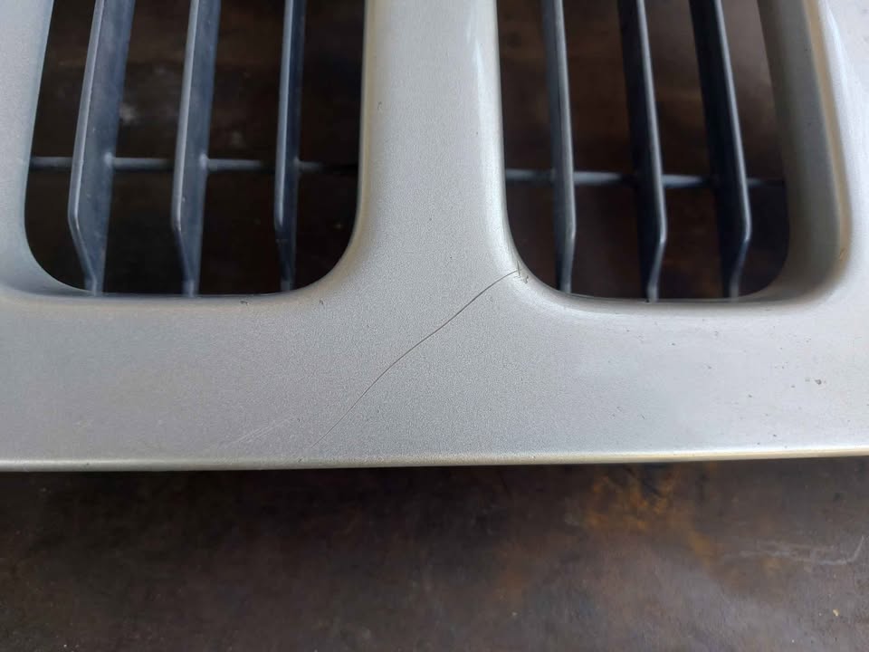 Jeep Cherokee 3.7l KJ Front Grill