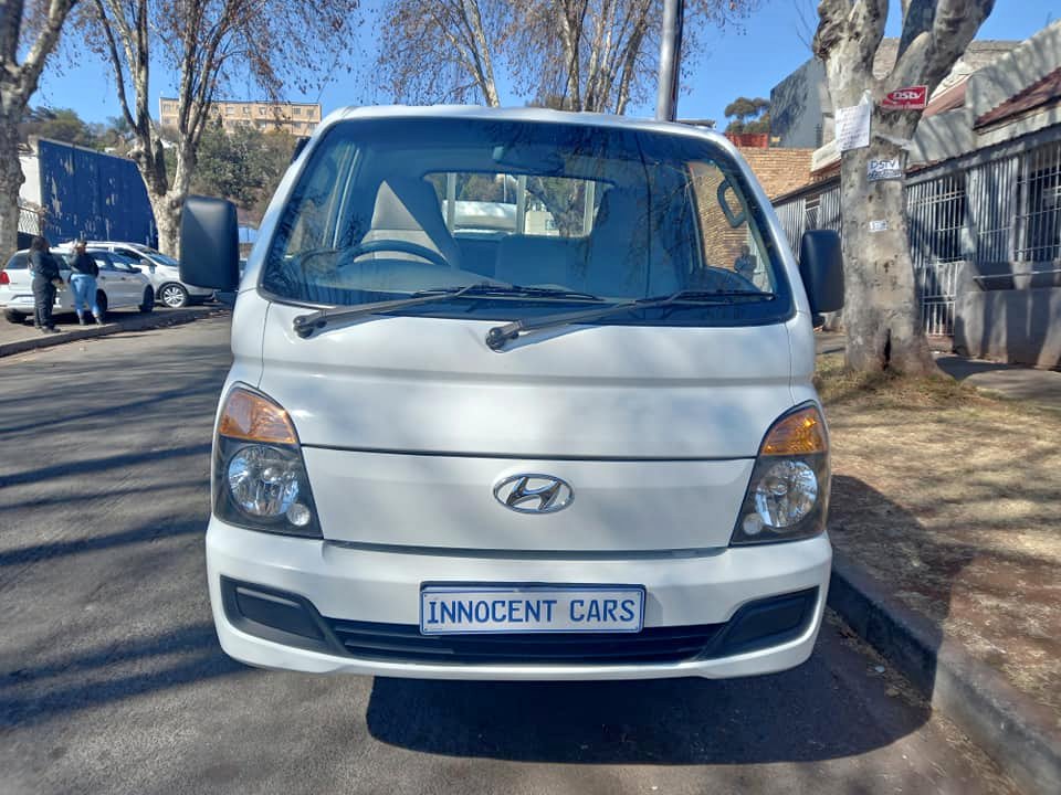 2019 HYUNDAI H100 2.6 ENGINE DIESEL, MANUAL, WHITE COLOR, MILEAGE 73000KMS.