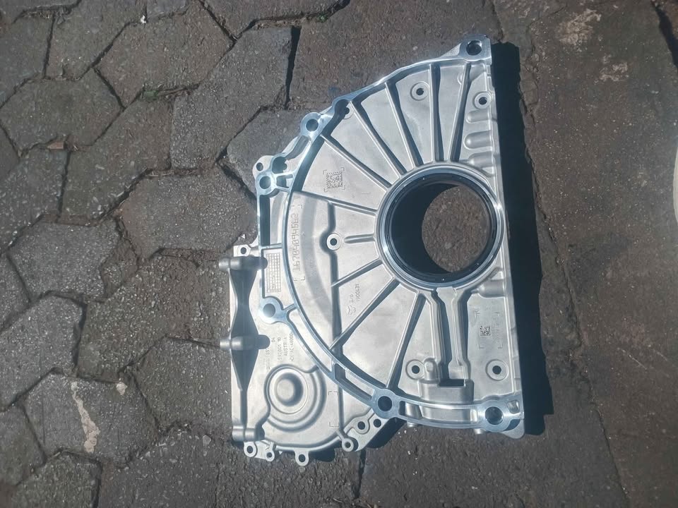 Cover chain camshaft bmw 7 g11 g - Private Seller Cover chain camshaft bmw 7 g11 g - Private Seller