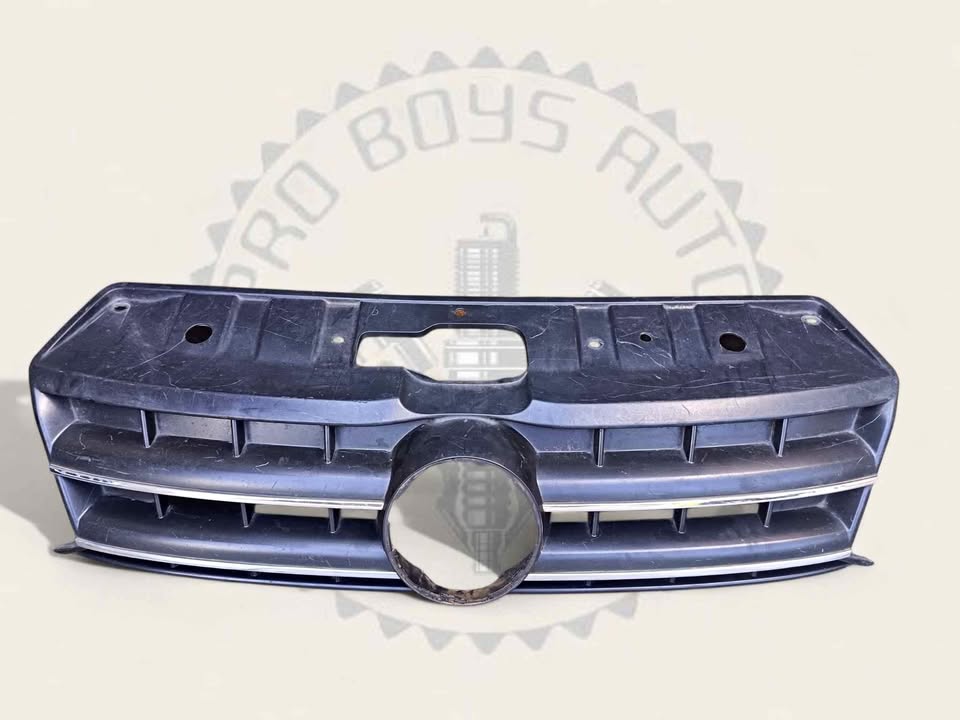 VW AMAROK MAIN GRILL AVAILABLE FOR SALE - Private Seller VW AMAROK MAIN GRILL AVAILABLE FOR SALE - Private Seller
