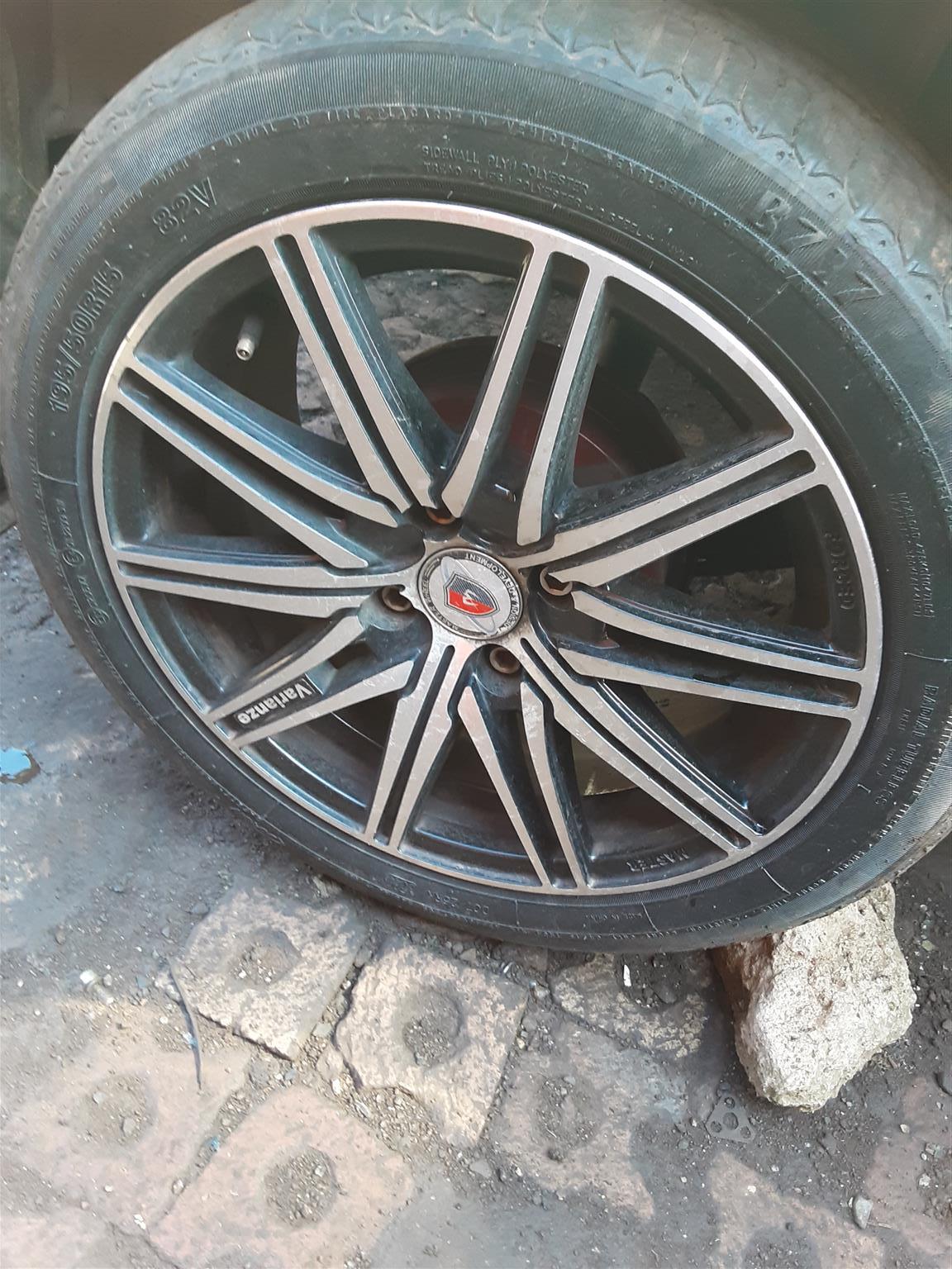 2004 VW Golf Citi 1.4 Chico Spares - White in colour - Private Seller