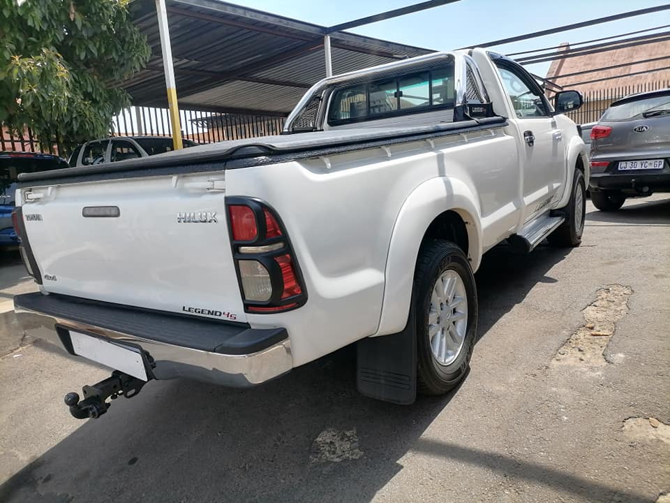 2014 Toyota Hilux 3.0 D4D 4x4 Single Cab High Rider legend 45 with a leather seat