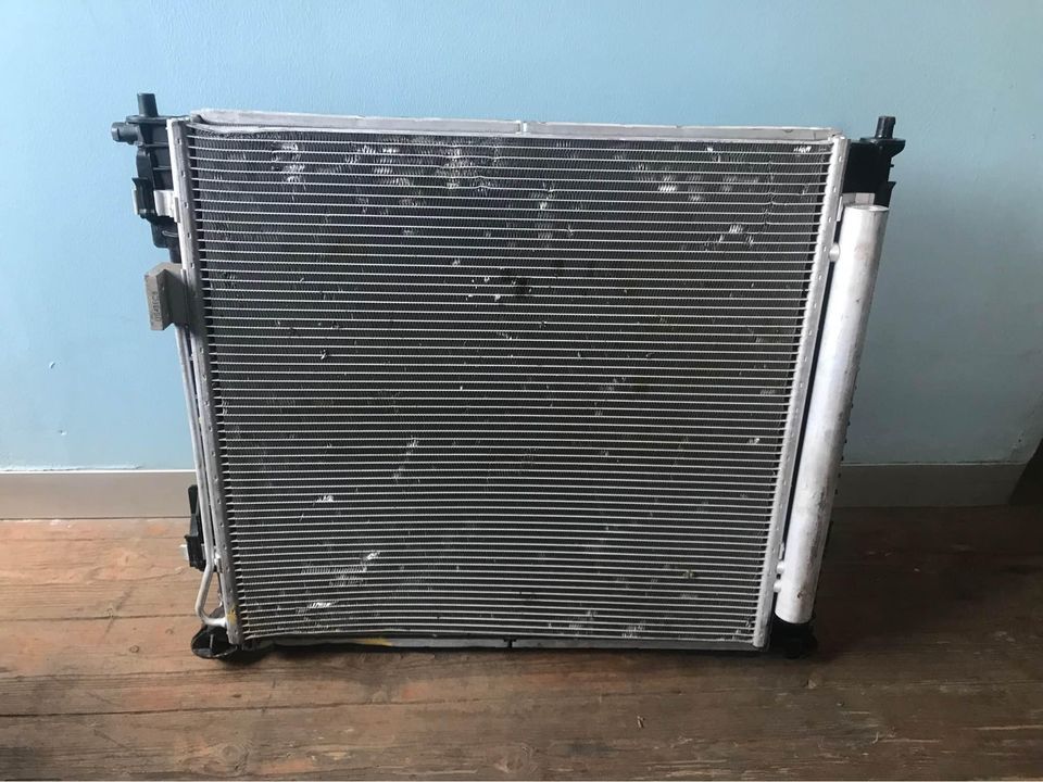 2023 Hyundai venue Automatic Radiator and condenser for sale - Private Seller 2023 Hyundai venue Automatic Radiator and condenser for sale - Private Seller