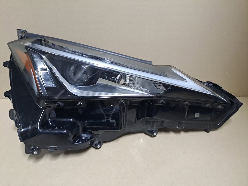 Lexus UX250H RHS Full LED Xenon Headlight (2018 - 2021) - Private Seller