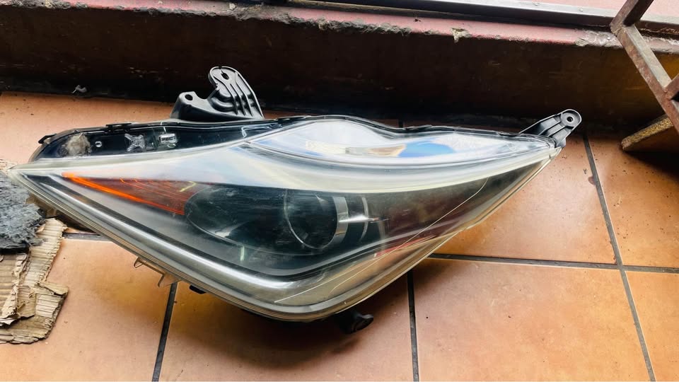 Toyota Aygo headlight - Private Seller Toyota Aygo headlight - Private Seller