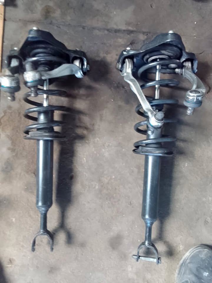 AUDI A4 B5 FRONT SHOCKS WITH UPPER CONTROL ARMS - Private Seller