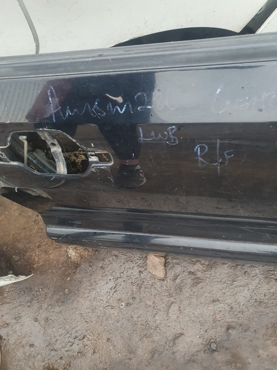 2005 Mitsubishi Pajero Replacement Car Door for Sale (Second-Hand) black - Private Seller 2005 Mitsubishi Pajero Replacement Car Door for Sale (Second-Hand) black - Private Seller