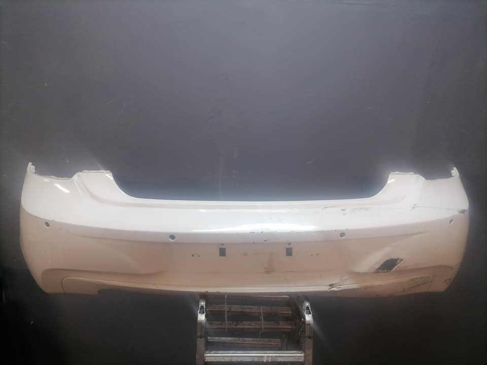BMW 1-series F20 white rear bumper DM or contact number in the description for assistance. - Private Seller BMW 1-series F20 white rear bumper DM or contact number in the description for assistance. - Private Seller