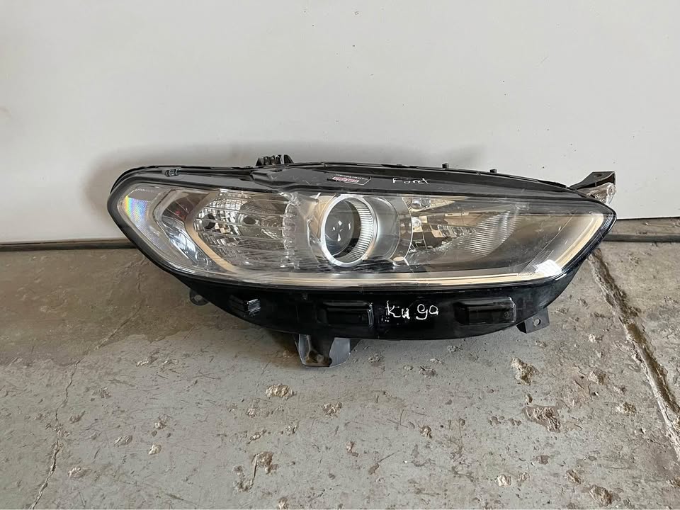 Ford Mondeo xenon headlight - Private Seller Ford Mondeo xenon headlight - Private Seller