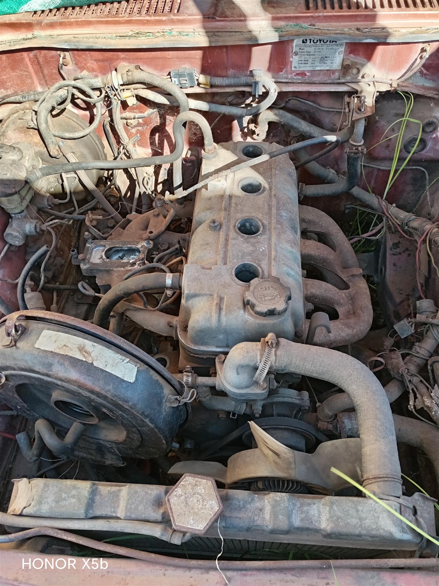 Toyota 3T engine for sale but not complete,,though in good condition with papers