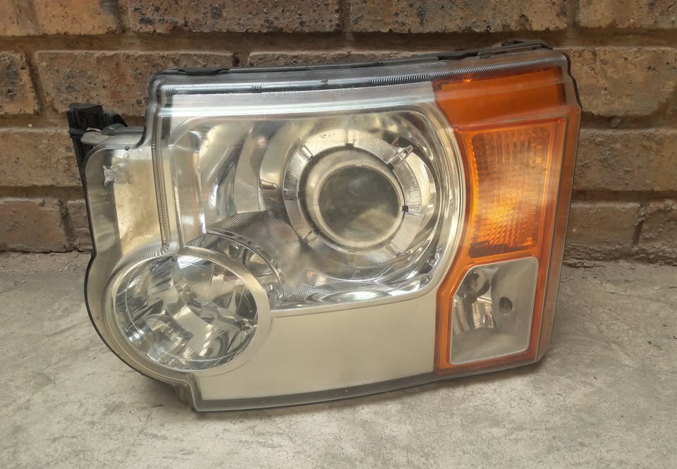 Land Rover Discovery 3 Headlights for sale | AUTO EZI - Private Seller