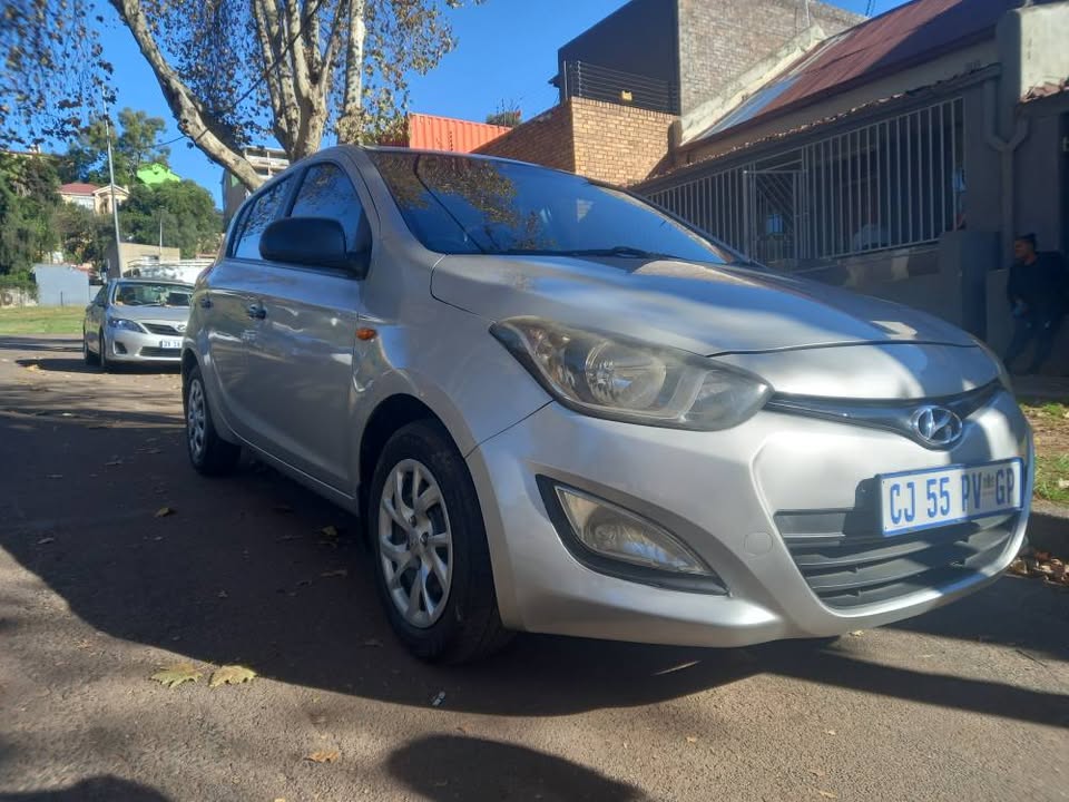 2013 Hyundai i20 1.2 Petrol, Manual, Silver,