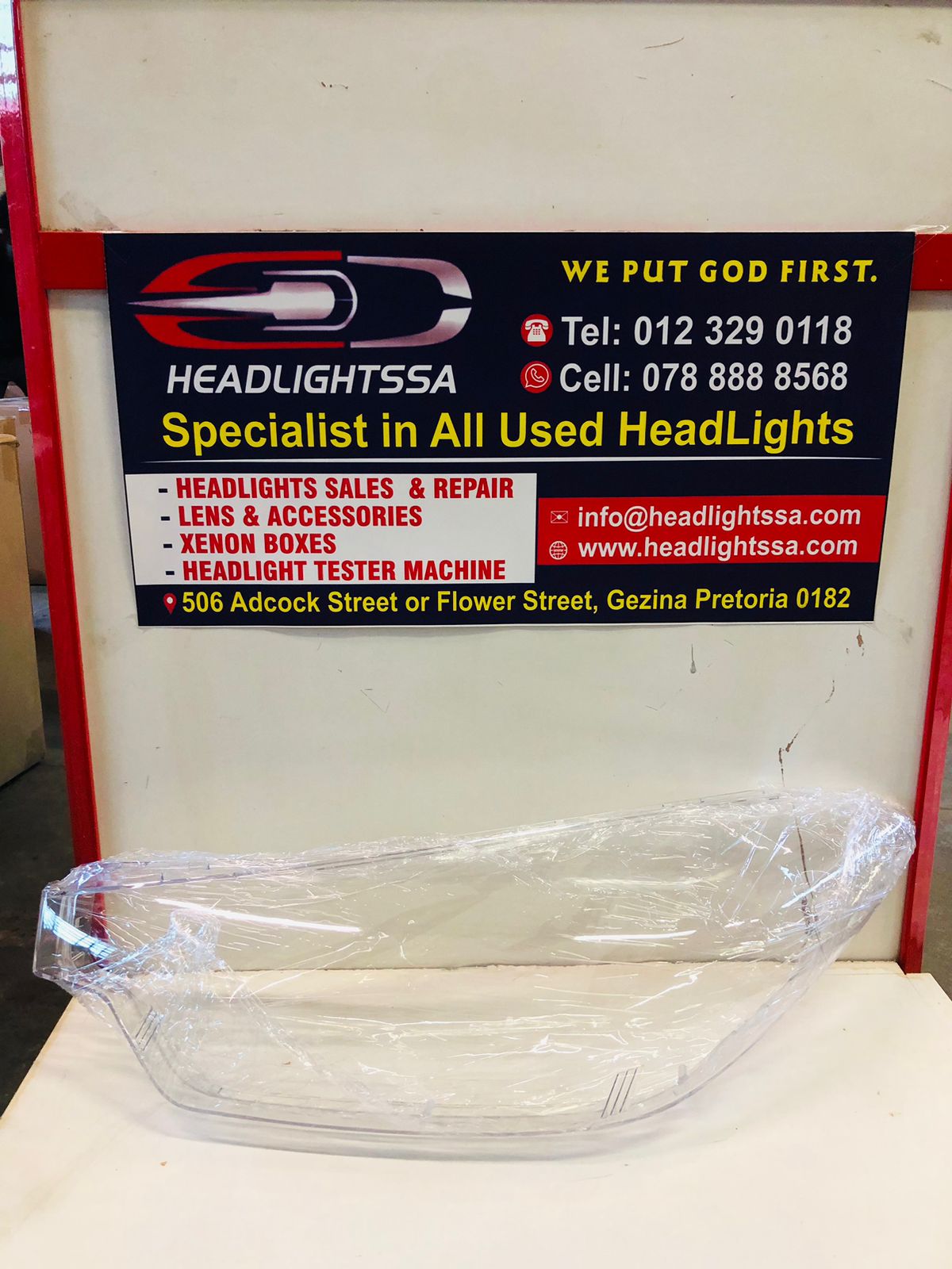 Kia Cerato left side headlight lens - Private Seller Kia Cerato left side headlight lens - Private Seller