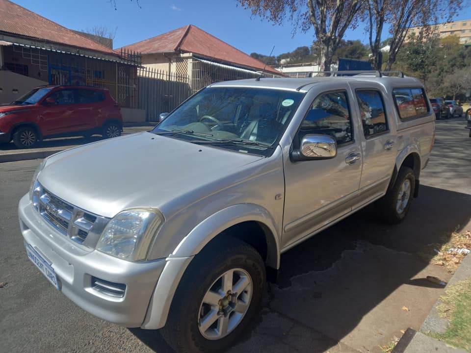 2006 ISUZU KB300 LE DIESEL ENGINE, MANUAL, SILVER COLOR, DOUBLE CAB, MILEAGE 103000KM