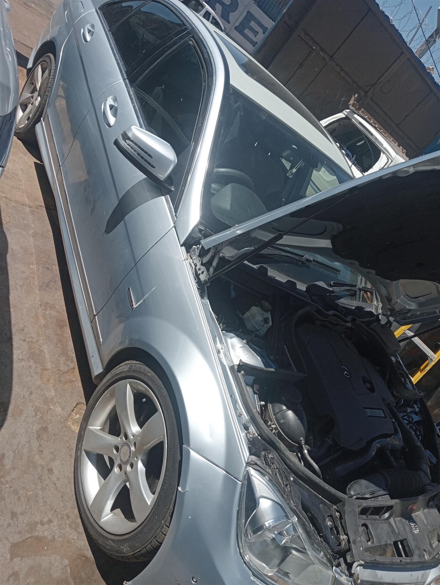 MERCEDES BENZ W204 FACELIFT AUTOMATIC ENGINE M274 MODEL 2014 PETROL - Private Seller