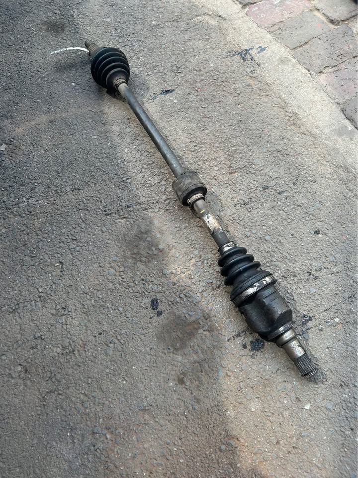 Toyota Etios Right Side CV Shaft For Sale @Circle 7 Used Parts Call or WhatsApp - Private Seller
