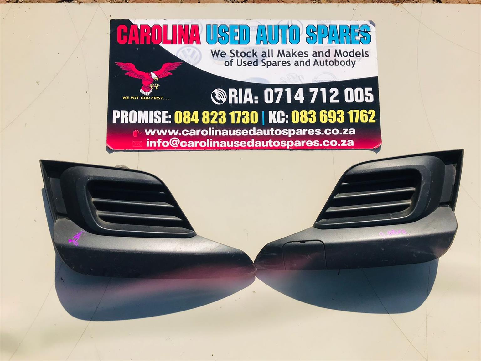 Renault Sandero left and right foglight cover - Private Seller Renault Sandero left and right foglight cover - Private Seller