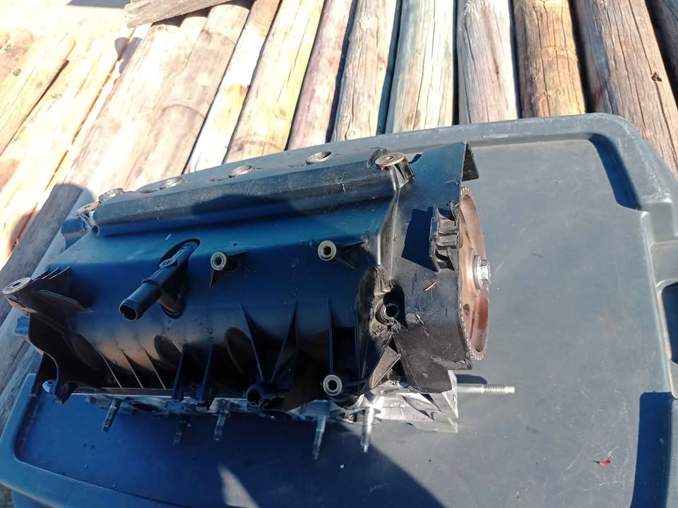 Renault MODUS 1.2 16v cylinder head - Private Seller Renault MODUS 1.2 16v cylinder head - Private Seller