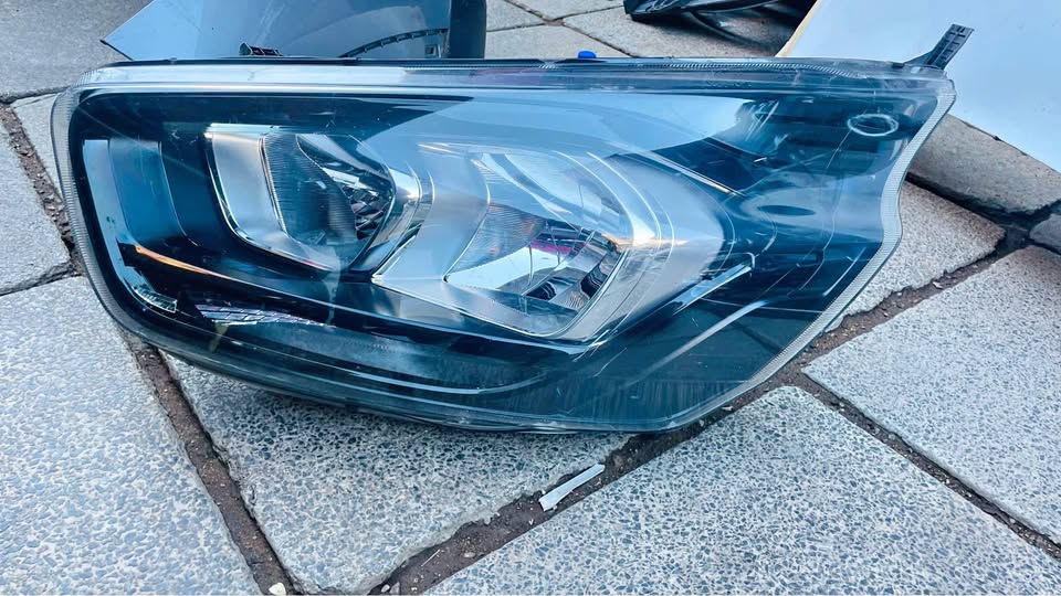 Ford Transit Custom headlight - Private Seller Ford Transit Custom headlight - Private Seller