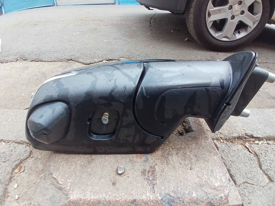 FORD RANGER T9 SIDE MIRROR WITH CAMERA - Private Seller FORD RANGER T9 SIDE MIRROR WITH CAMERA - Private Seller