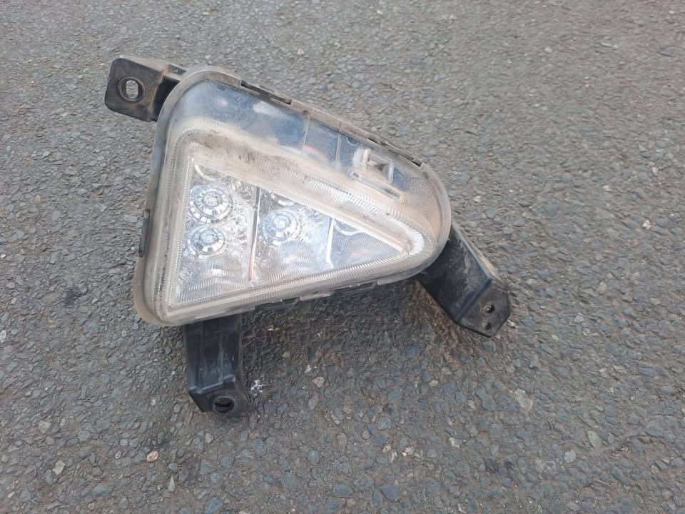 2019 - 2020 HYUNDAI ELANTRA FOG LIGHT R10 - Private Seller 2019 - 2020 HYUNDAI ELANTRA FOG LIGHT R10 - Private Seller
