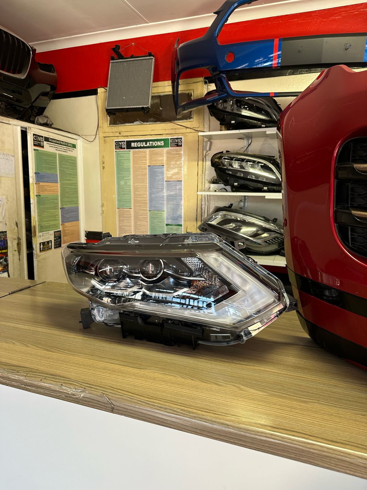 2021 NISSAN X TRAIL HEAD LIGHT RIGHT IN IMMACULATE CONDITION - Private Seller 2021 NISSAN X TRAIL HEAD LIGHT RIGHT IN IMMACULATE CONDITION - Private Seller