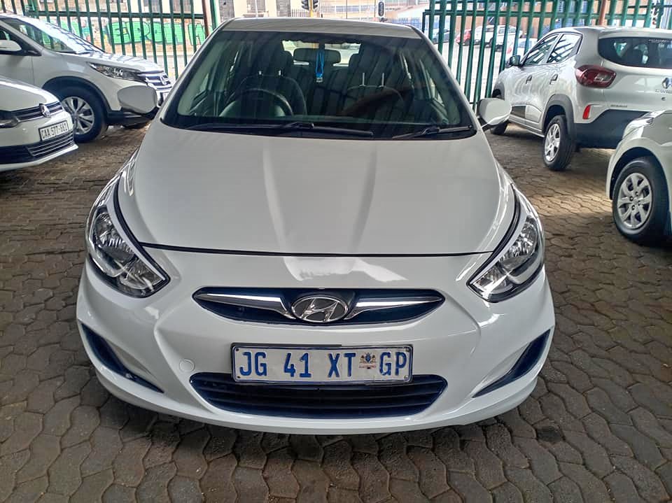 Hyundai accent  Engine:1.6  Manual  petrol  2019 White