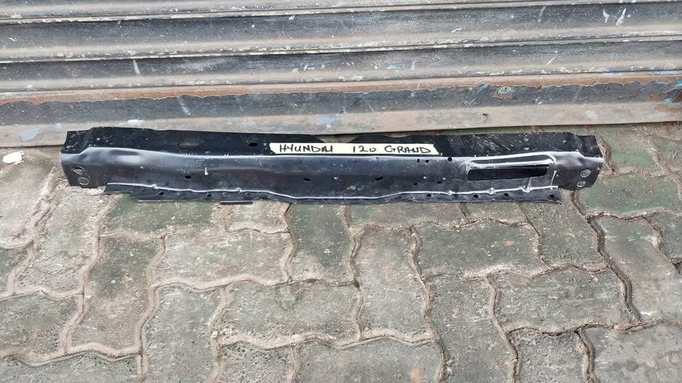 Hyundai i20 grand top cradle - Private Seller Hyundai i20 grand top cradle - Private Seller