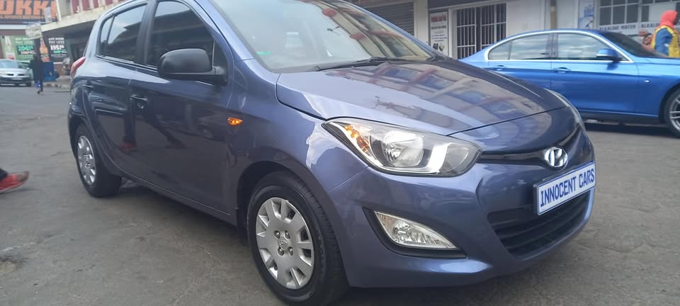 USED 2013 HYUNDAI i20 1.2 MOTION PETROL, MANUAL, BLUE COLOUR, MILEAGE