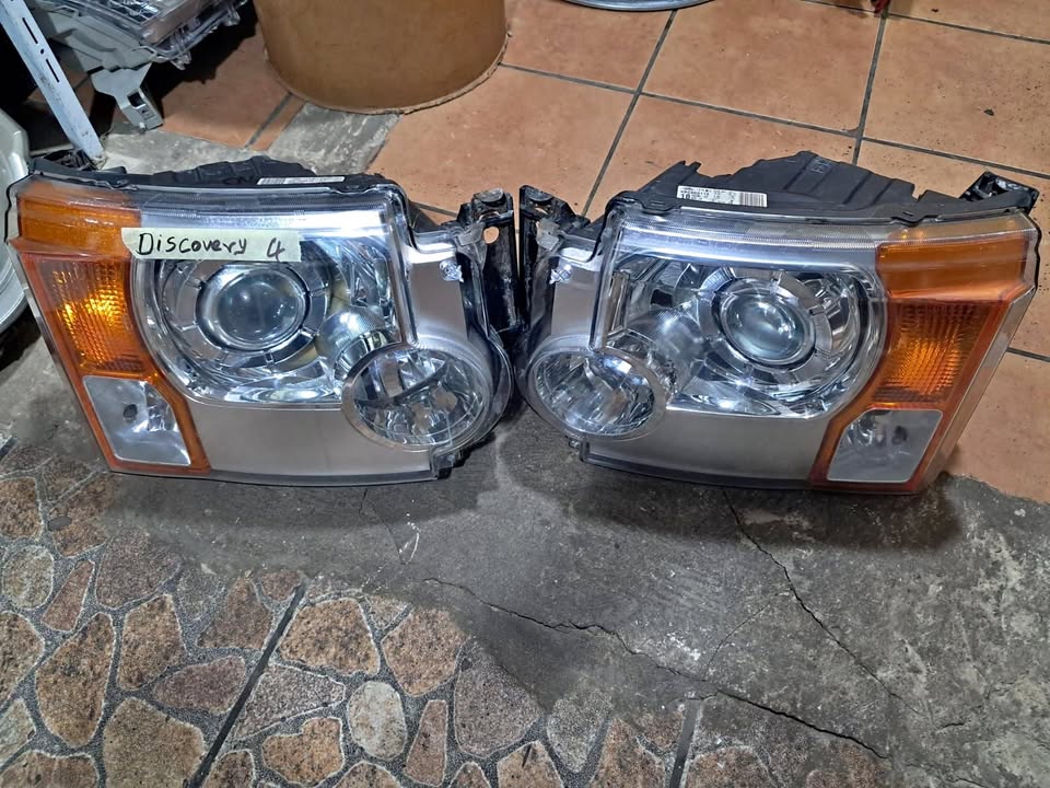 Land Rover Discovery 4 Headlight Used Auto Body Spare Parts at Sema Spare Cente - Private Seller Land Rover Discovery 4 Headlight Used Auto Body Spare Parts at Sema Spare Cente - Private Seller