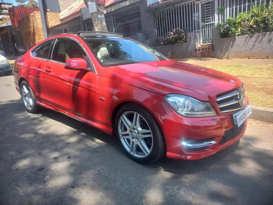 2012 MERCEDES BENZ C250 CDI PETROL, AUTOMATIC, RED COLOR, MILEAGE 113000KMS. SUNROOF