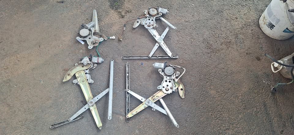Toyota hilux KZTE window winder motors available - Private Seller Toyota hilux KZTE window winder motors available - Private Seller